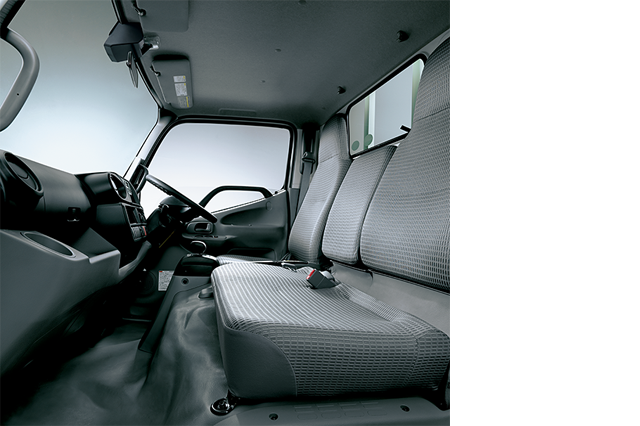 carlineup_toyoacecargo_equip_comfort_4_08_pc